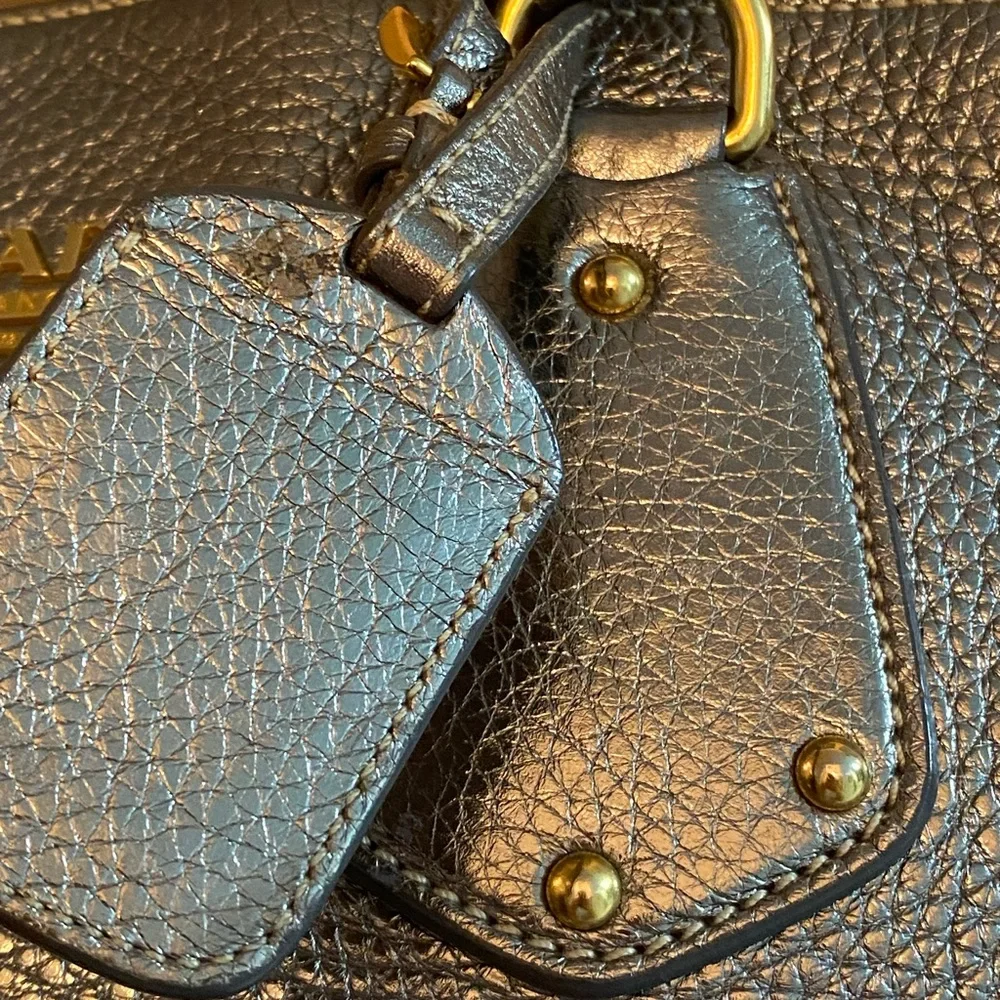 ❤️PRADA SILVER PURSE❤️ - Picture 4 of 16